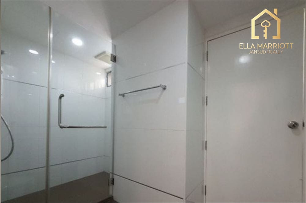 Luxury 3BR Pet-Friendly Condo for Rent on Sukhumvit 24 18