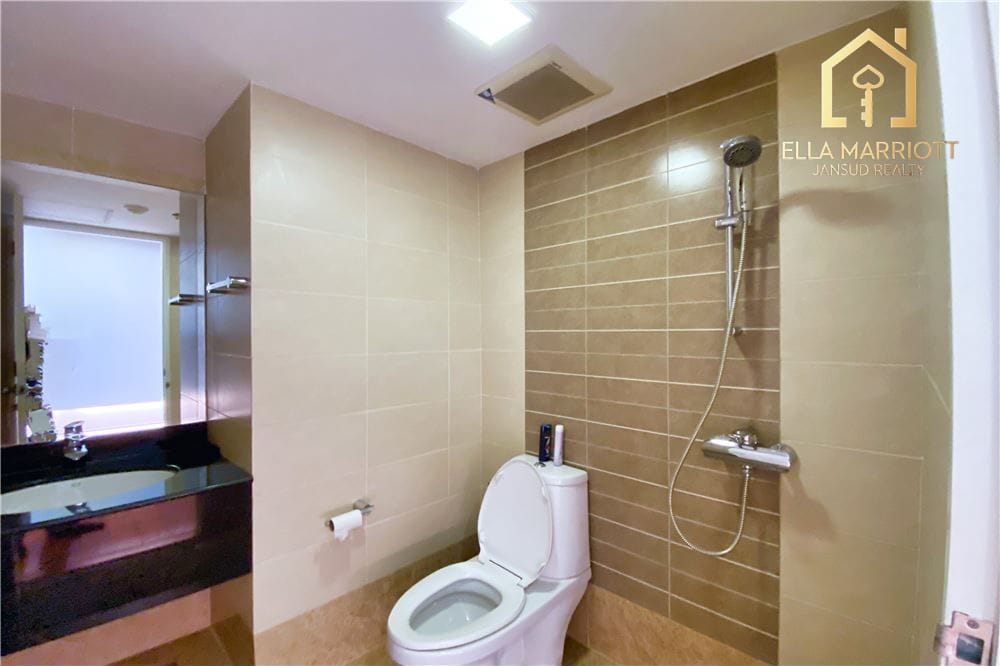 2-Zimmer-Eigentumswohnung in Phrom Phong zu verkaufen - 79m² im 11. Stock, 17 Gehminuten zur BTS, mit Mieter verkauft. 16