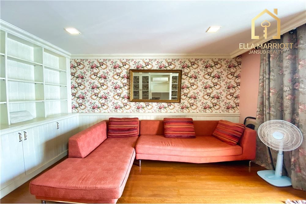2-Zimmer-Eigentumswohnung in Phrom Phong zu verkaufen - 79m² im 11. Stock, 17 Gehminuten zur BTS, mit Mieter verkauft. 2