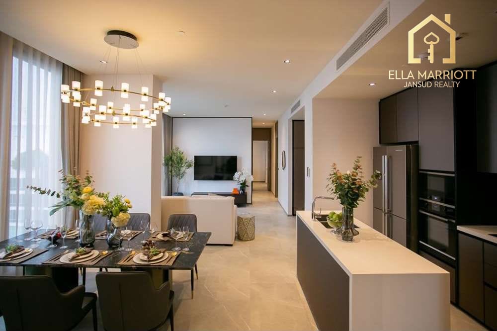 Beautiful 3 Bedrooms 3 Bathrooms on Sukhumvit road. 16
