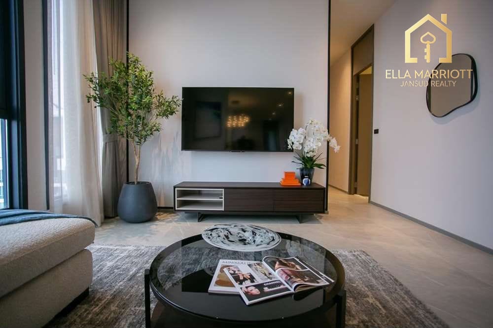 Beautiful 3 Bedrooms 3 Bathrooms on Sukhumvit road. 19