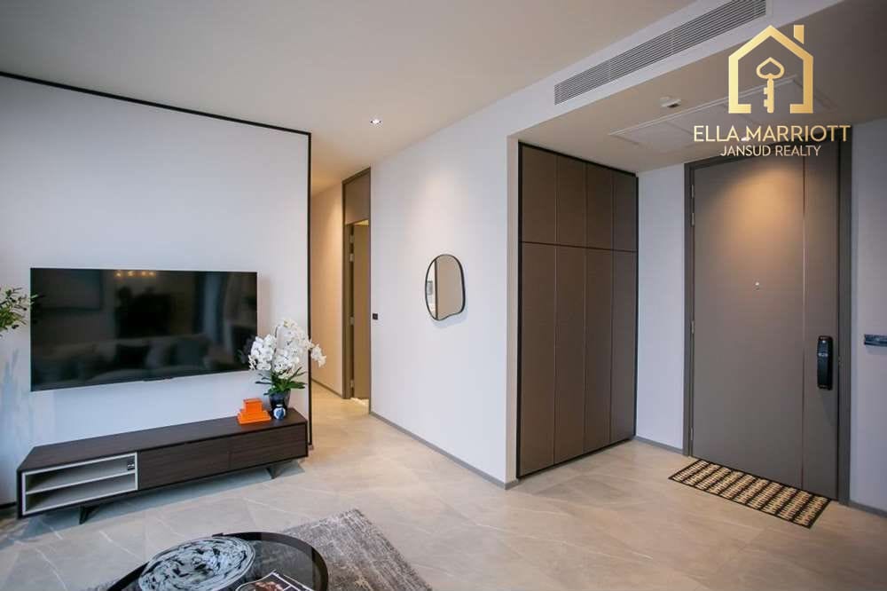 Beautiful 3 Bedrooms 3 Bathrooms on Sukhumvit road. 23