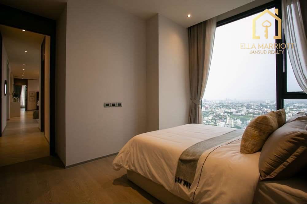 Beautiful 3 Bedrooms 3 Bathrooms on Sukhumvit road. 27