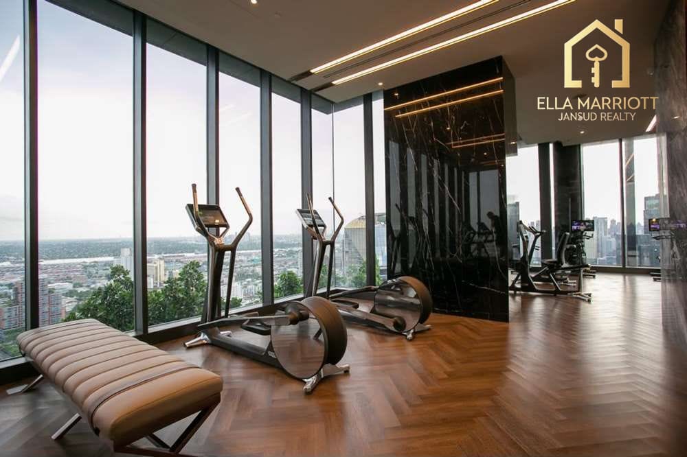 Beautiful 3 Bedrooms 3 Bathrooms on Sukhumvit road. 28