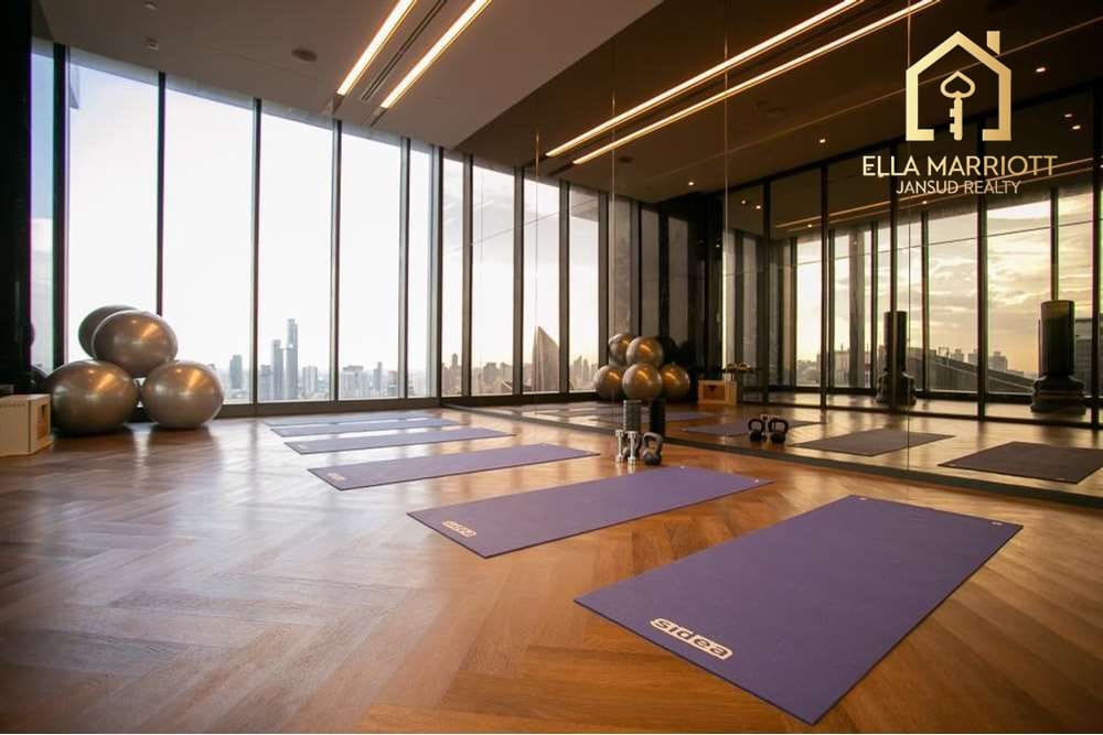 Beautiful 3 Bedrooms 3 Bathrooms on Sukhumvit road. 29