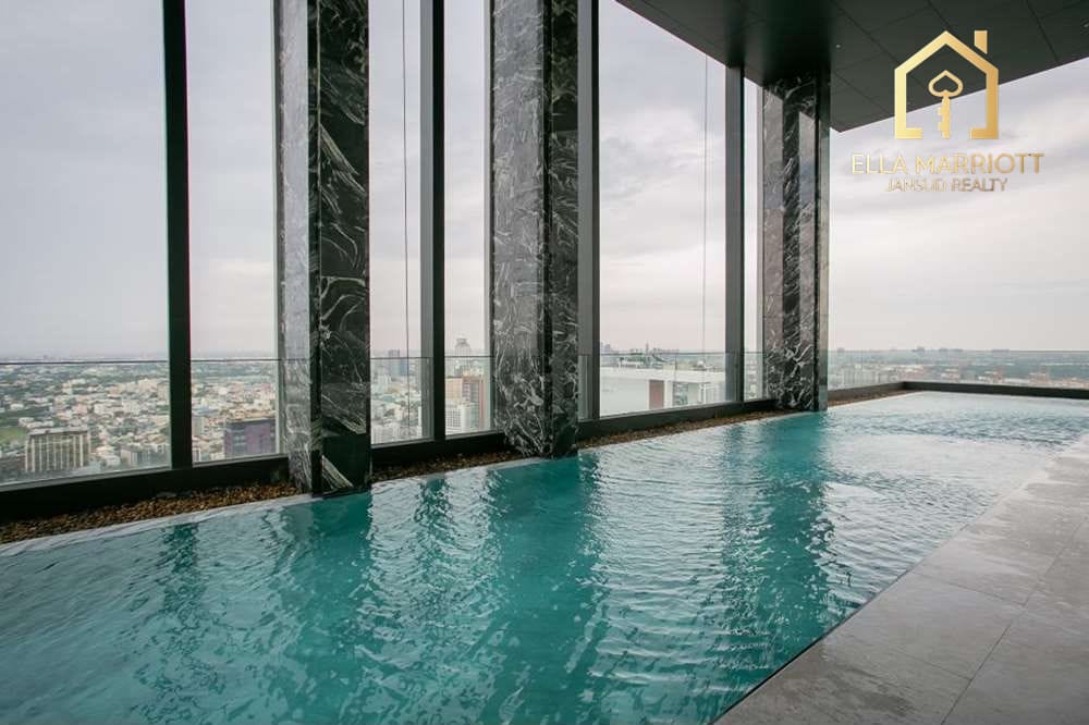 Beautiful 3 Bedrooms 3 Bathrooms on Sukhumvit road. 33