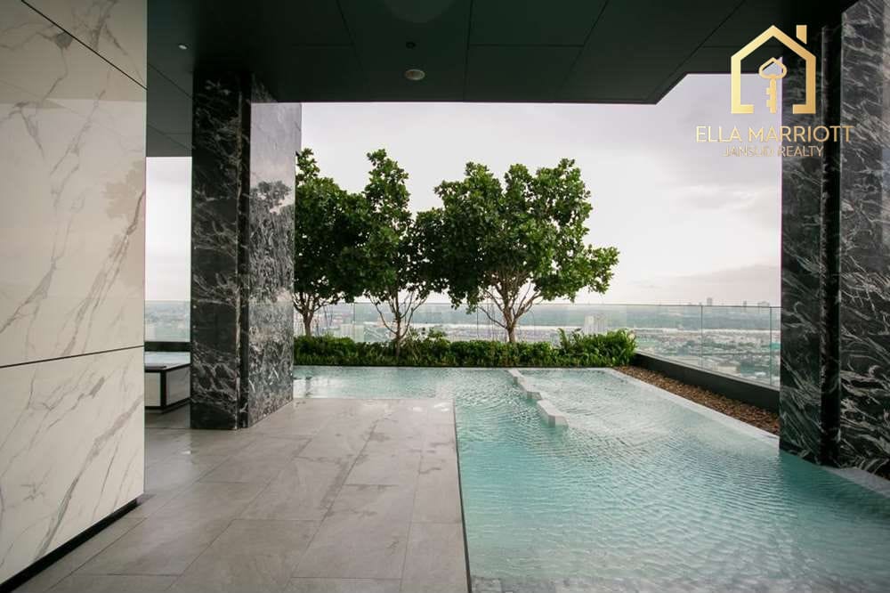 Beautiful 3 Bedrooms 3 Bathrooms on Sukhumvit road. 34