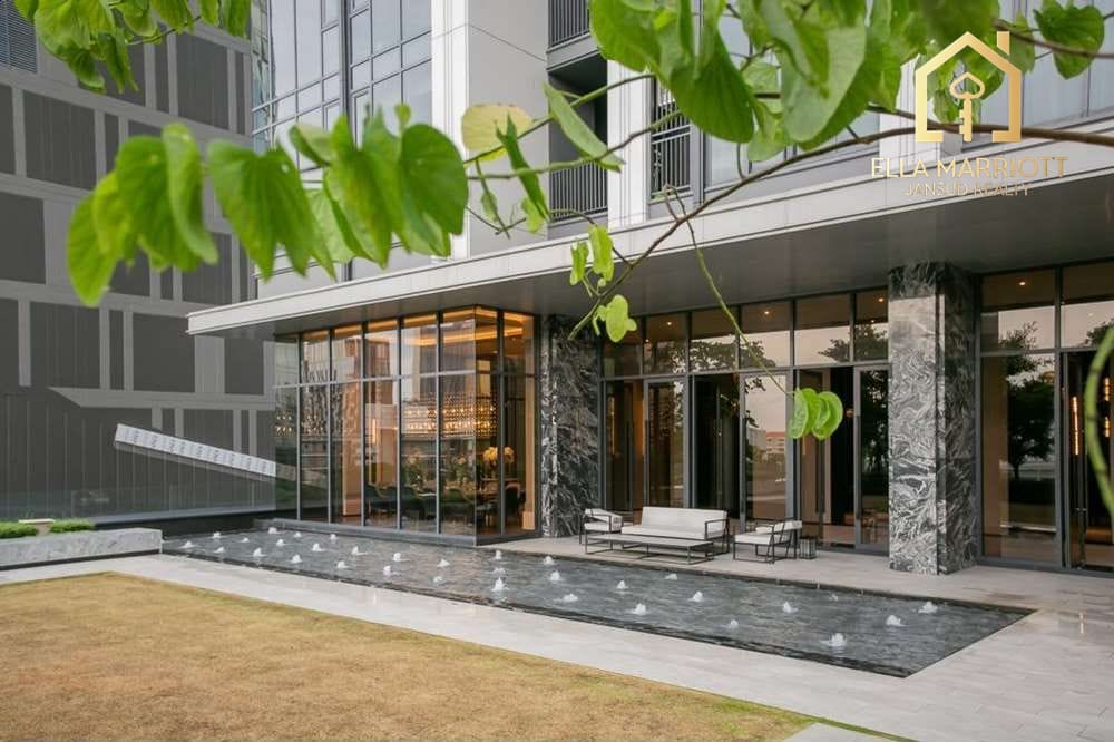 Beautiful 3 Bedrooms 3 Bathrooms on Sukhumvit road. 35