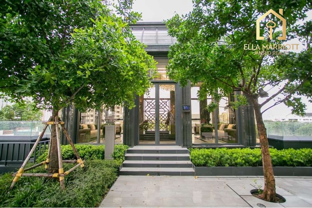 Beautiful 3 Bedrooms 3 Bathrooms on Sukhumvit road. 42