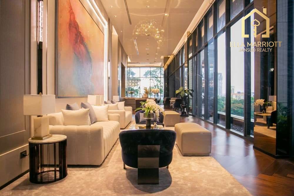 Beautiful 3 Bedrooms 3 Bathrooms on Sukhumvit road. 48