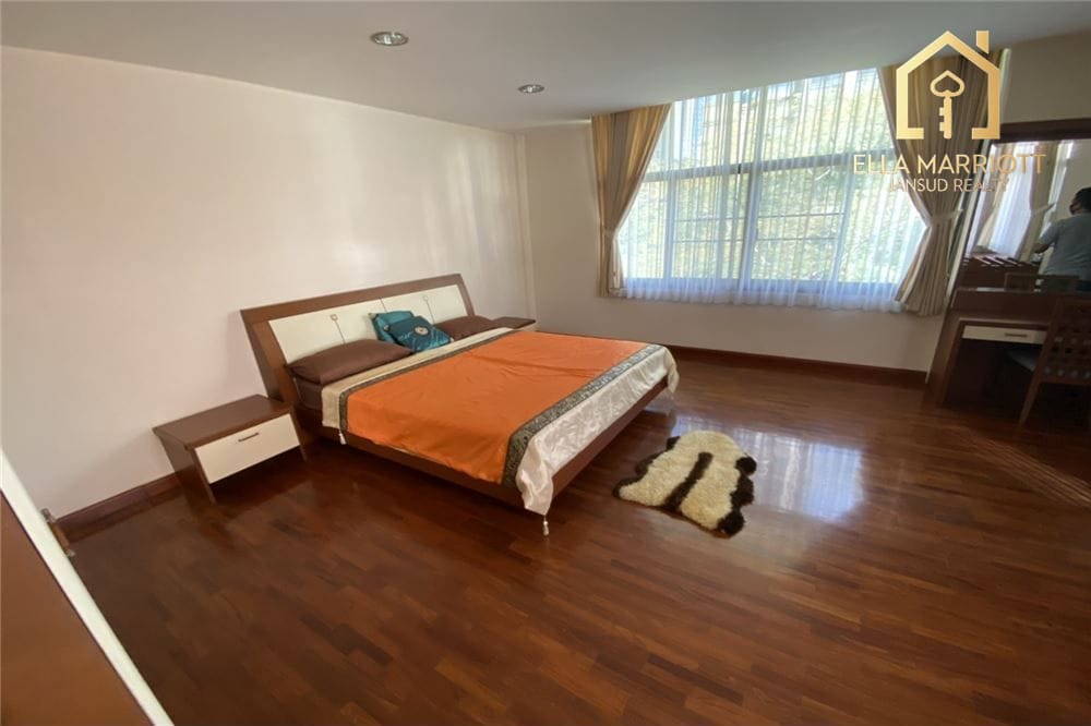 1 Schlafzimmer Wohnung zur Miete für 35.000 | 60m² mit Balkon Nähe BTS Phrom Phong 5