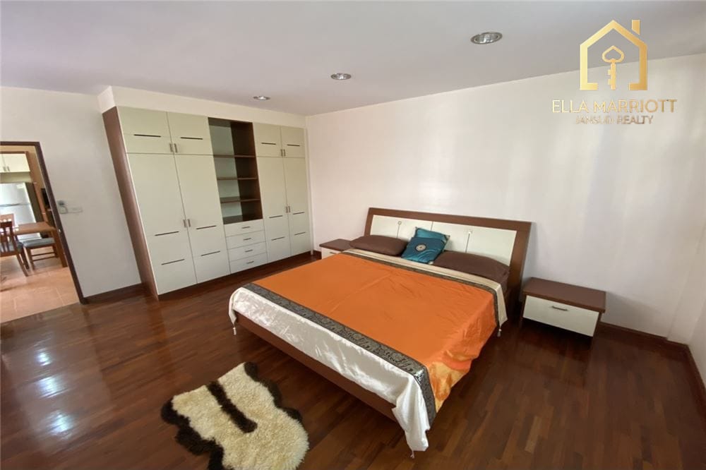 1 Schlafzimmer Wohnung zur Miete für 35.000 | 60m² mit Balkon Nähe BTS Phrom Phong 7