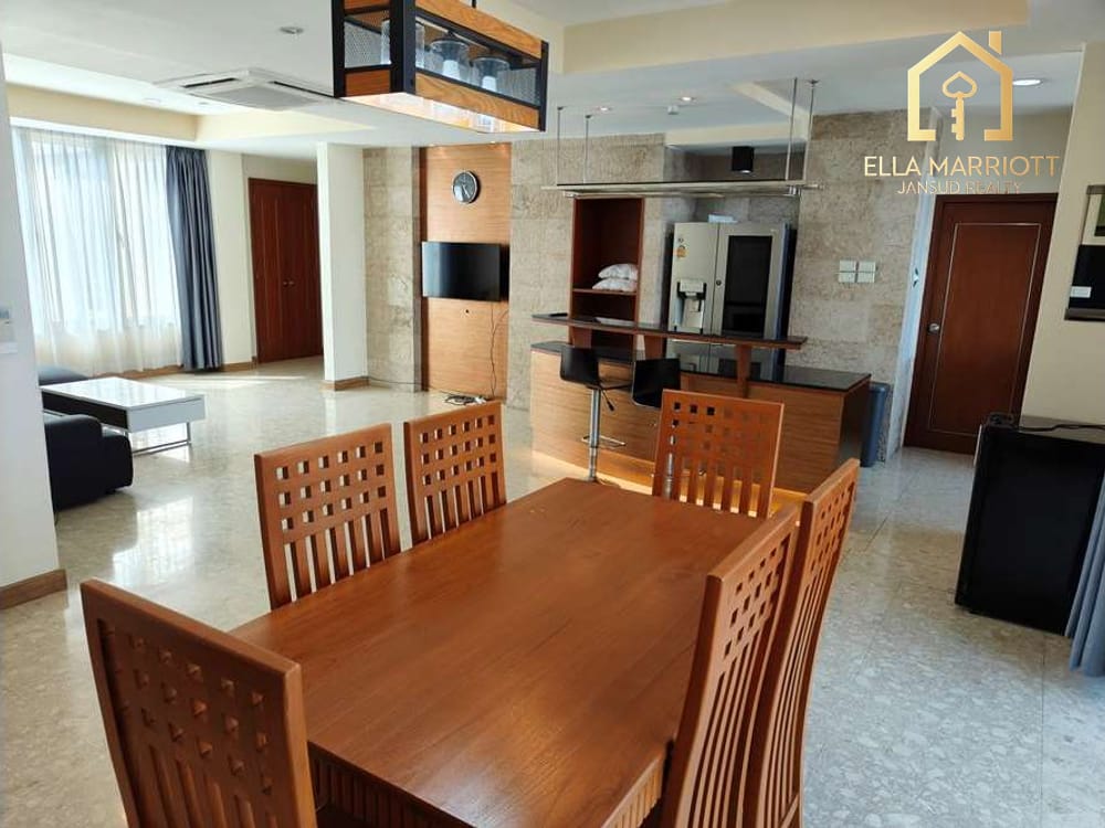 Spacious Luxury Condo Steps from BTS Thong Lo - 18 Min Walk 11