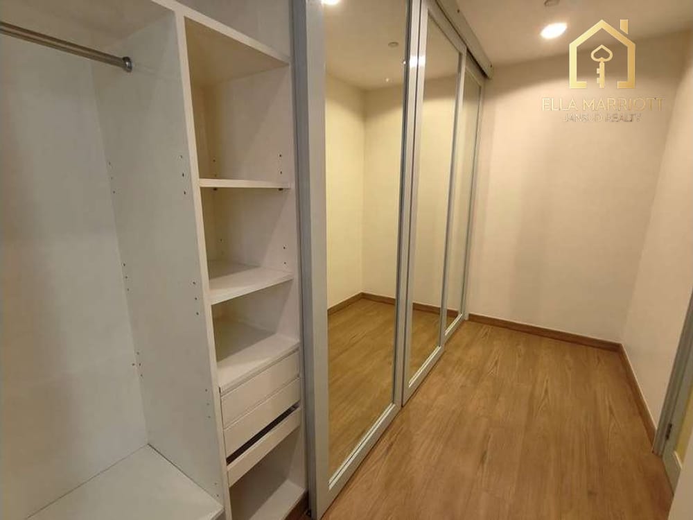 Spacious Luxury Condo Steps from BTS Thong Lo - 18 Min Walk 25