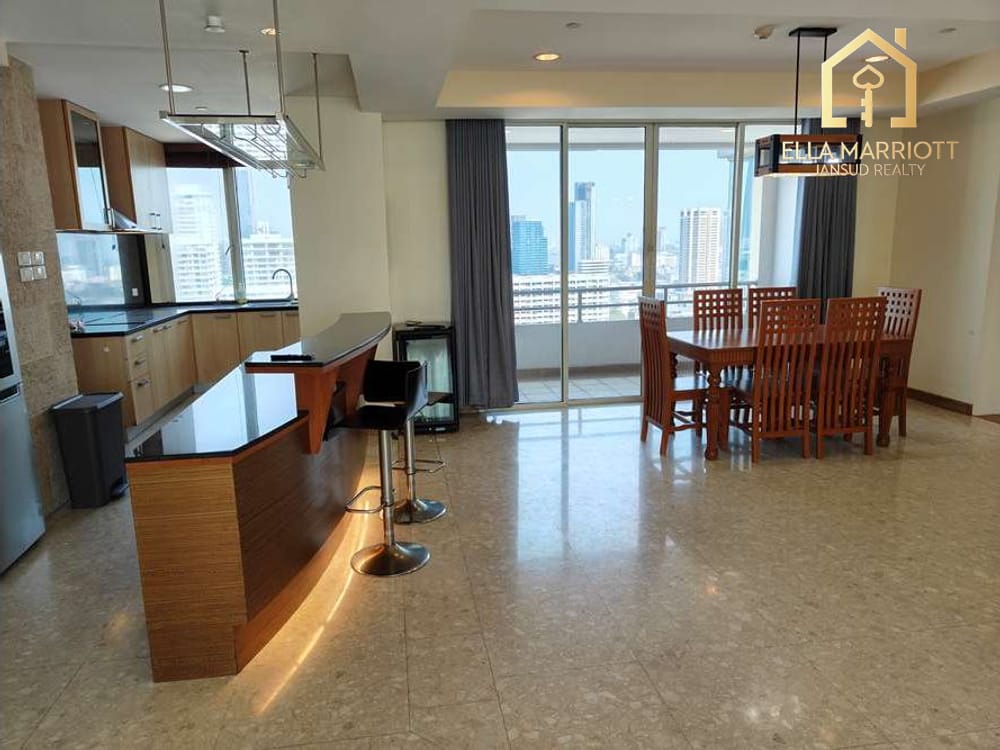 Spacious Luxury Condo Steps from BTS Thong Lo - 18 Min Walk 4