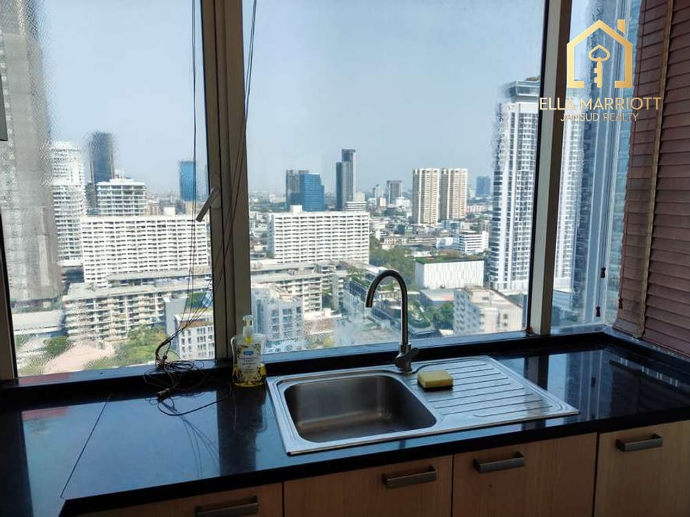 Spacious Luxury Condo Steps from BTS Thong Lo - 18 Min Walk 8