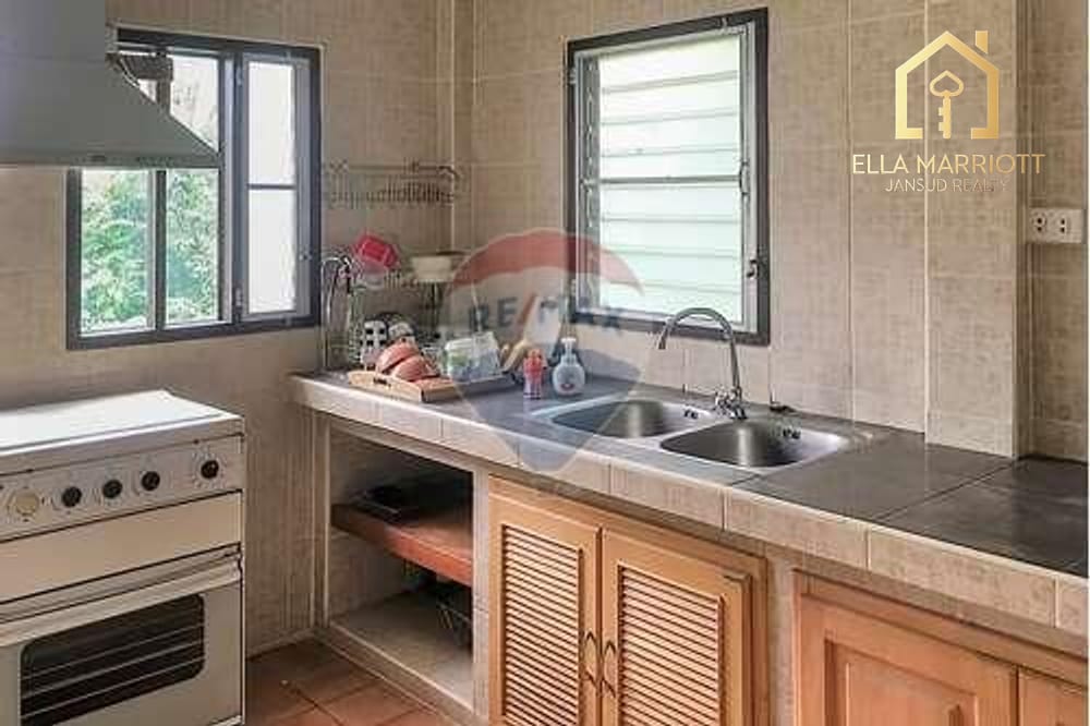 Modern 3+1 Bedroom Detached House for Sale in Sathorn 10