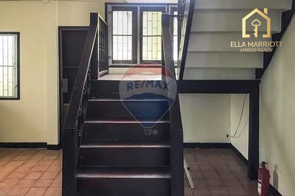 Modern 3+1 Bedroom Detached House for Sale in Sathorn 7