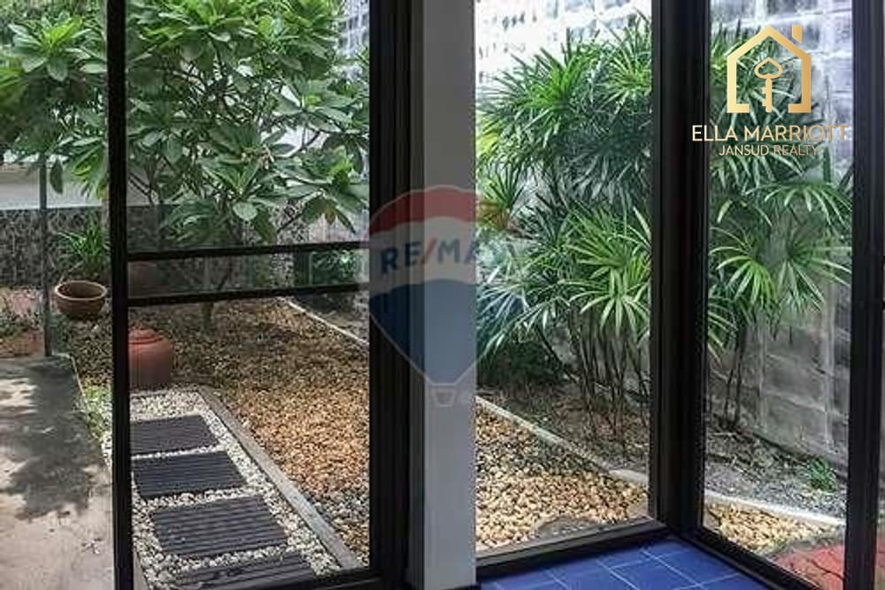 Modern 3+1 Bedroom Detached House for Sale in Sathorn 8