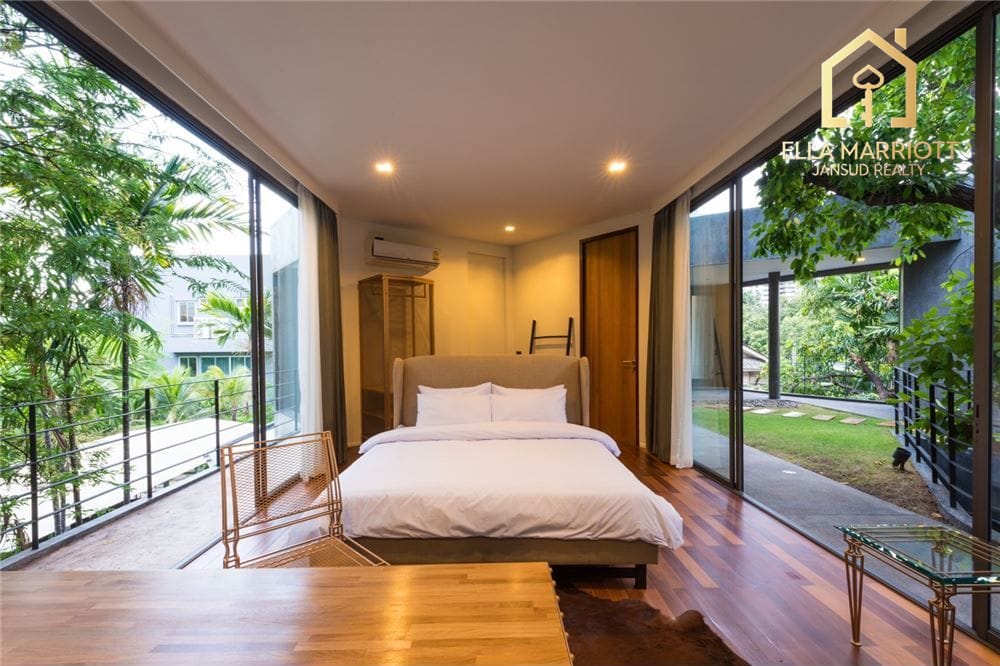 For Sale with Tenant Single House with Private Pool on Sukhumvit 26 7
