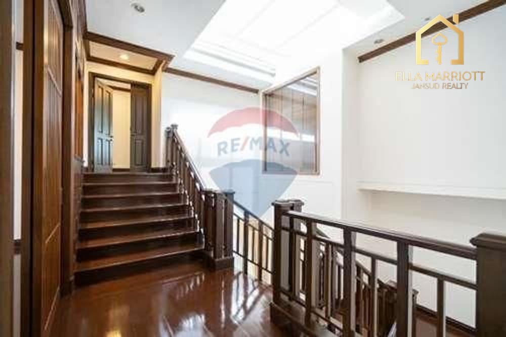 Geräumiges 5-Schlafzimmer-Einfamilienhaus mit Pool und Jacuzzi in Sathorn-Narathiwas – 426 m² 16