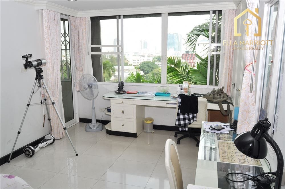 3-Bedroom Condo in Heart of Central Bangkok 12
