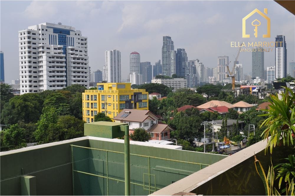 3-Bedroom Condo in Heart of Central Bangkok 17
