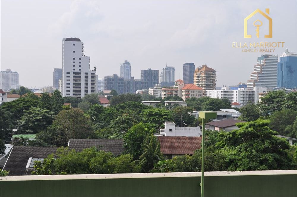 3-Bedroom Condo in Heart of Central Bangkok 18