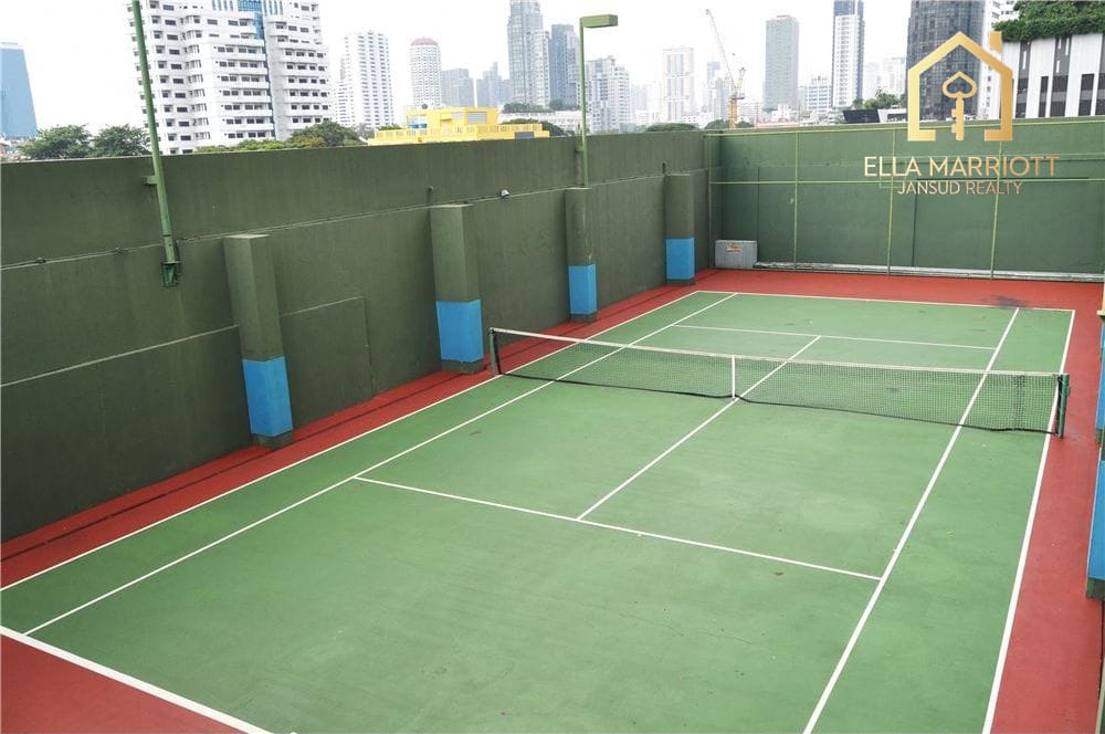 3-Bedroom Condo in Heart of Central Bangkok 25