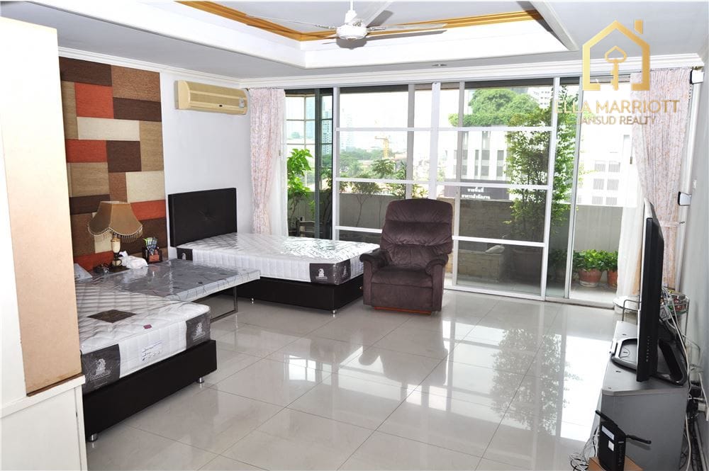 3-Bedroom Condo in Heart of Central Bangkok 4