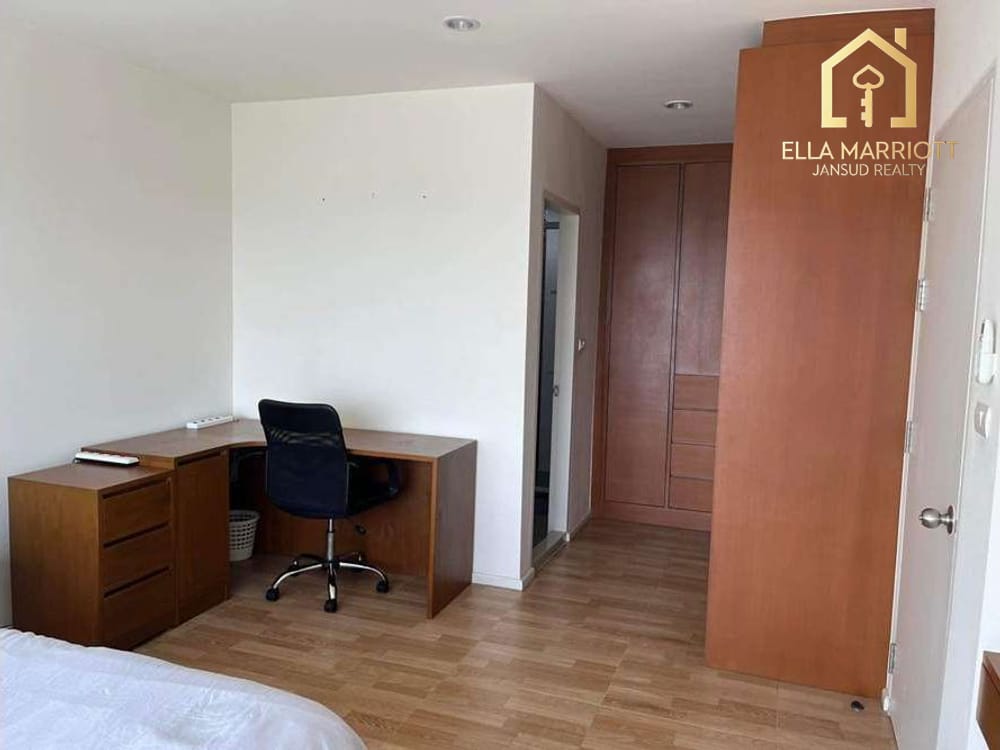 Beautiful River Views - 2 Bedroom nr BTS Phra Kanong 5