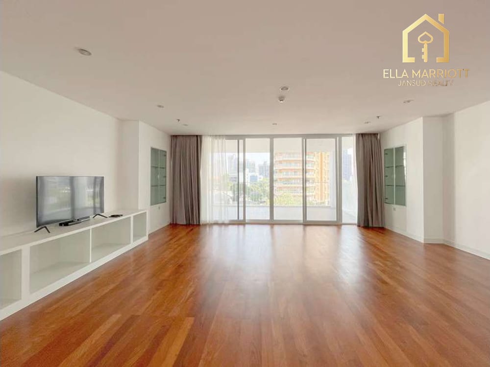 Rent 155K | 280sqm Reno 4BR | Huge Balcony | Pet-Friendly Ekkamai 8