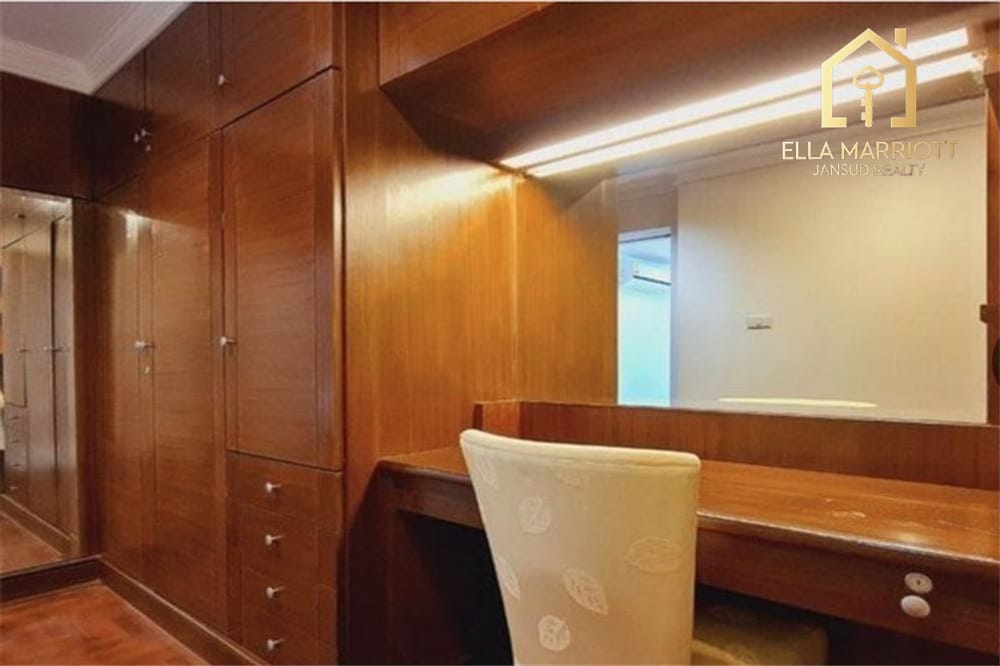 Geräumige 3-Schlafzimmer-Eigentumswohnung in Ruamrudee | 230m² mit Gartenblick | Nahe BTS Ploenchit 10