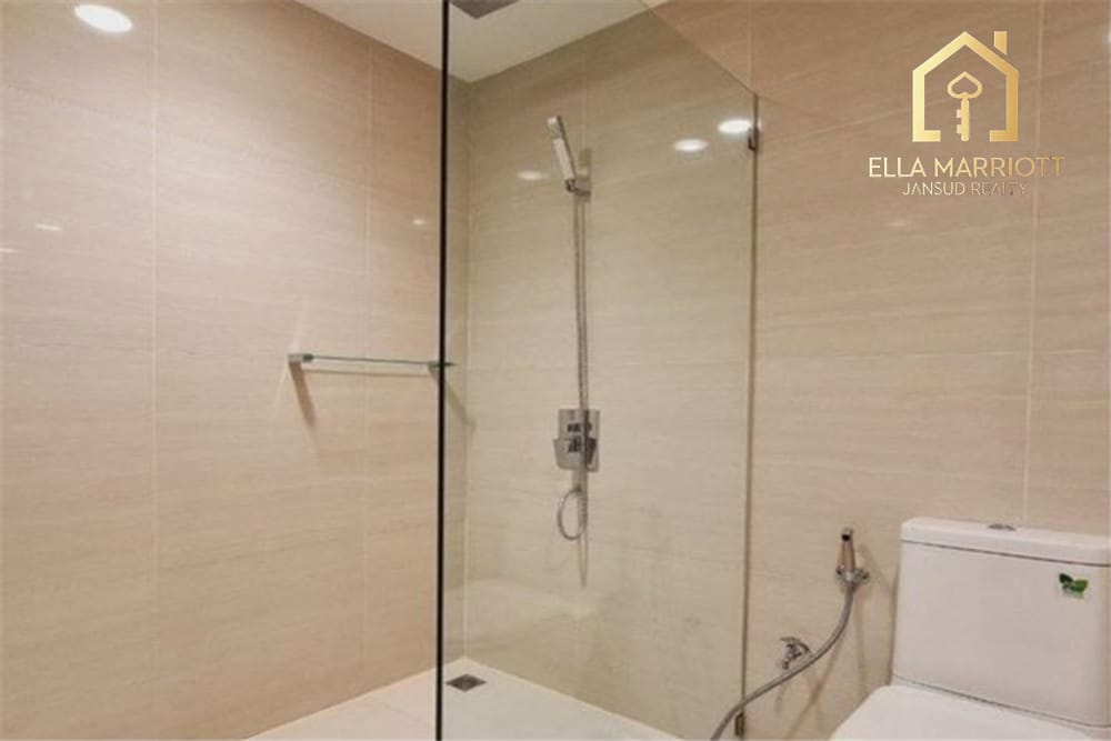 Geräumige 3-Schlafzimmer-Eigentumswohnung in Ruamrudee | 230m² mit Gartenblick | Nahe BTS Ploenchit 14