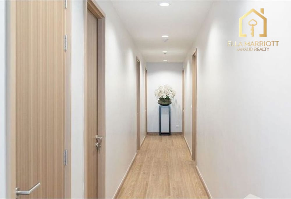 For Rent - Pet-Friendly 3-Bedroom Luxury Condo in Sathorn 111 4