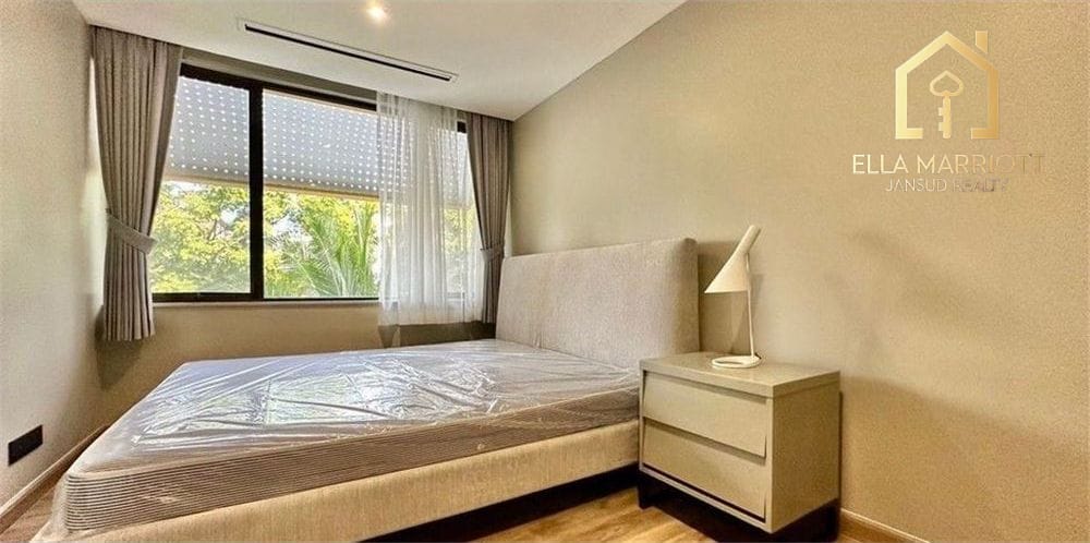 Sathorn: Luxurious 4BR Condo for Rent 20