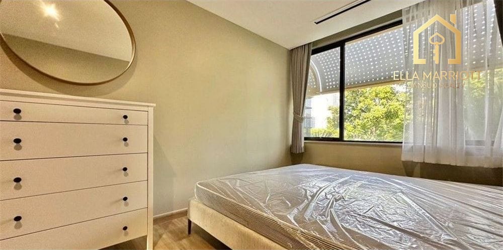 Sathorn: Luxurious 4BR Condo for Rent 21