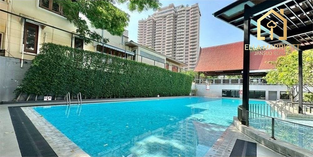 Sathorn: Luxurious 4BR Condo for Rent 23
