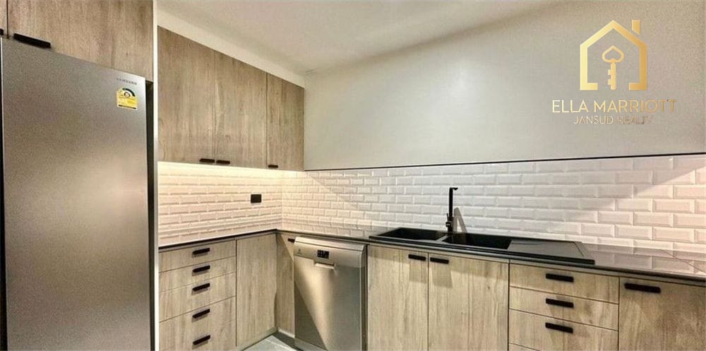 Sathorn: Luxurious 4BR Condo for Rent 6