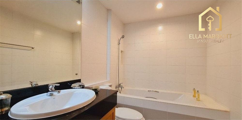 Rent 50K | 91sqm 2BR Wood-Style | Sukhumvit 24 | Near Benjasiri Park 9
