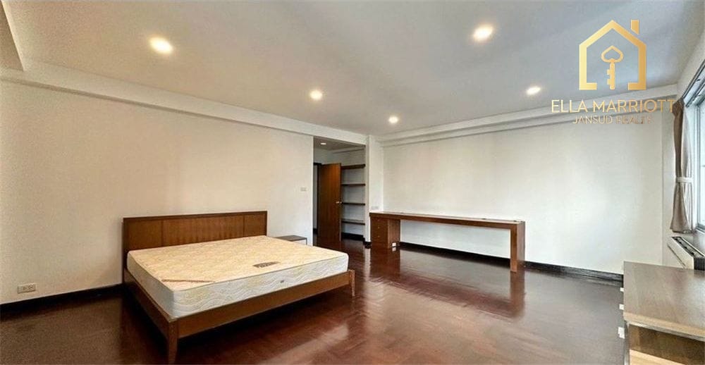 For Rent - Spacious 3BR Low-Rise Apartment in Sukhumvit 27 | 230 sqm 10