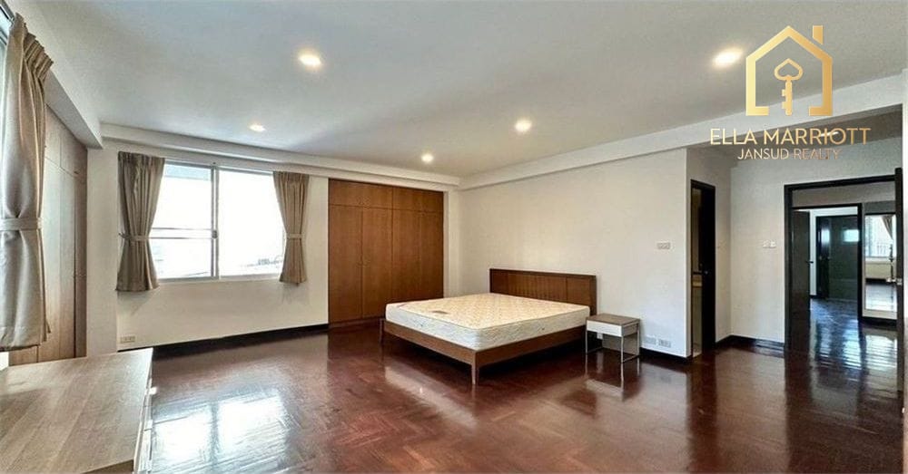 For Rent - Spacious 3BR Low-Rise Apartment in Sukhumvit 27 | 230 sqm 11
