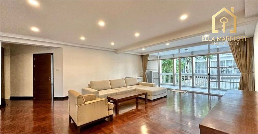 For Rent - Spacious 3BR Low-Rise Apartment in Sukhumvit 27 | 230 sqm 3
