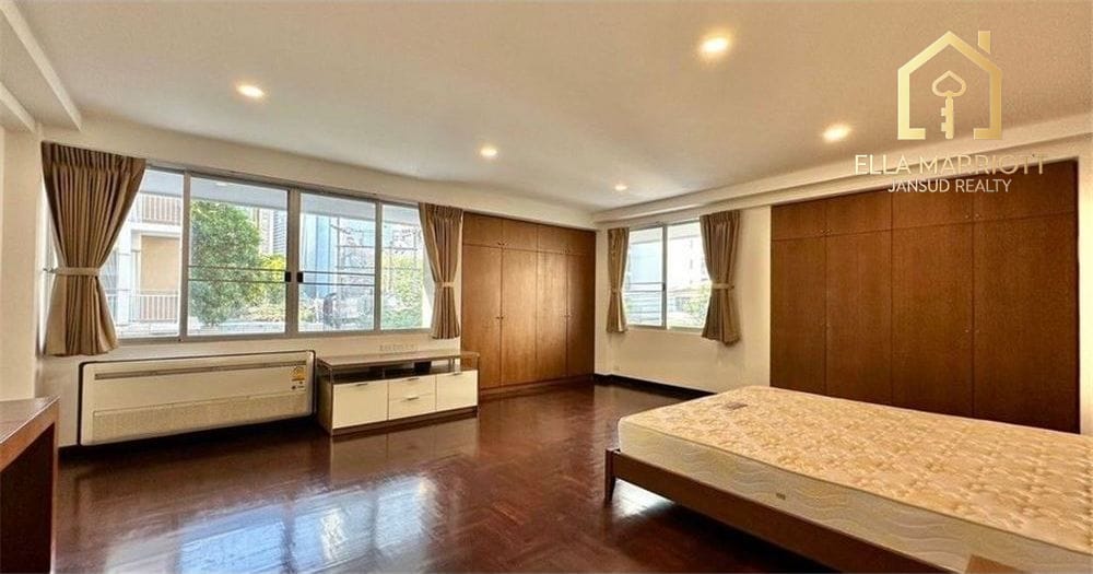 For Rent - Spacious 3BR Low-Rise Apartment in Sukhumvit 27 | 230 sqm 9