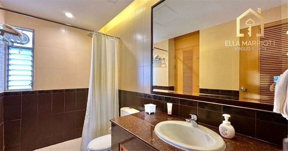 Haustierfreundliche 2-Schlafzimmer-Wohnung zur Miete in Sathorn 7