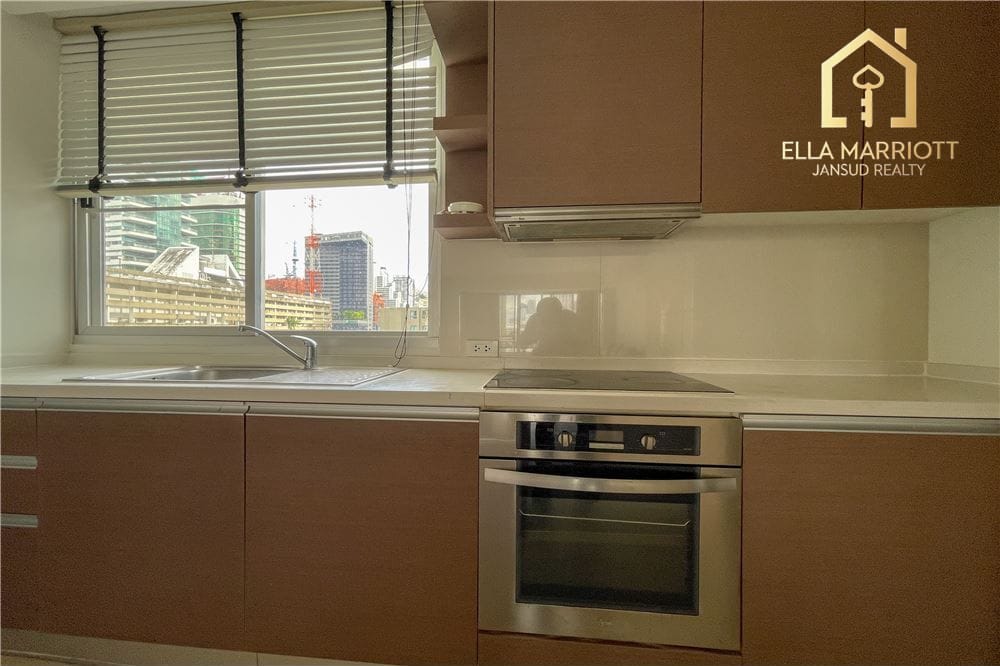2 Bedroom Low-Rise Condo for Rent 150sqm | Cat Friendly | Steps from BTS Asoke 10