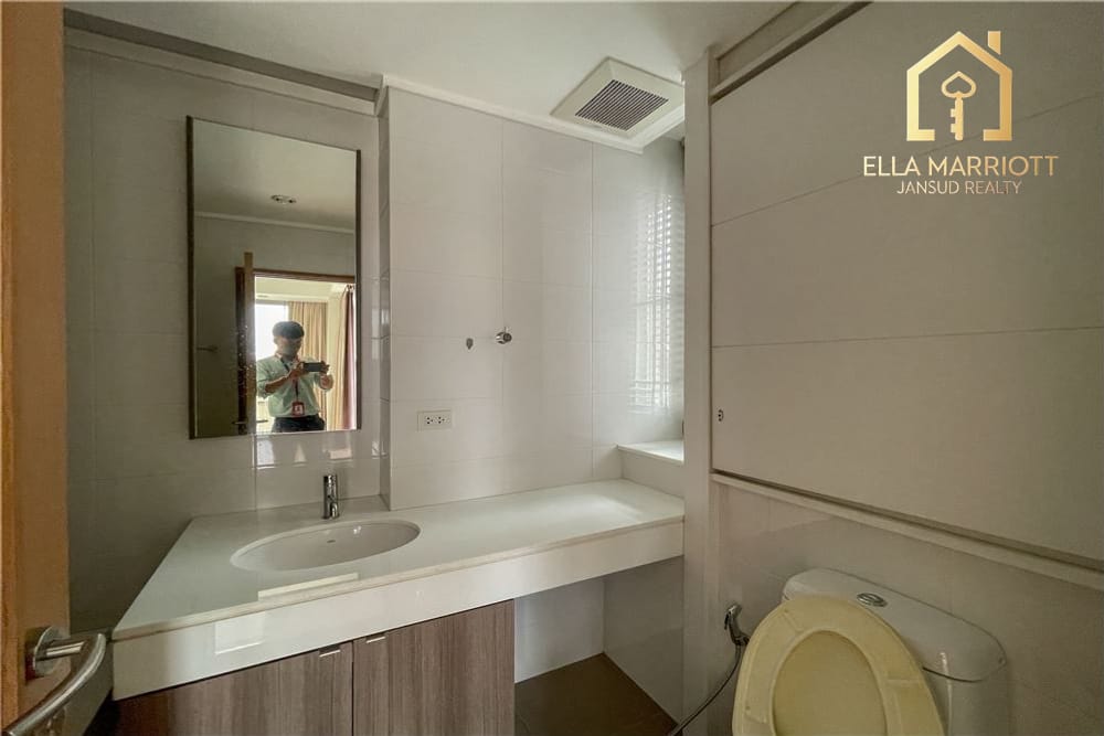 2 Bedroom Low-Rise Condo for Rent 150sqm | Cat Friendly | Steps from BTS Asoke 3