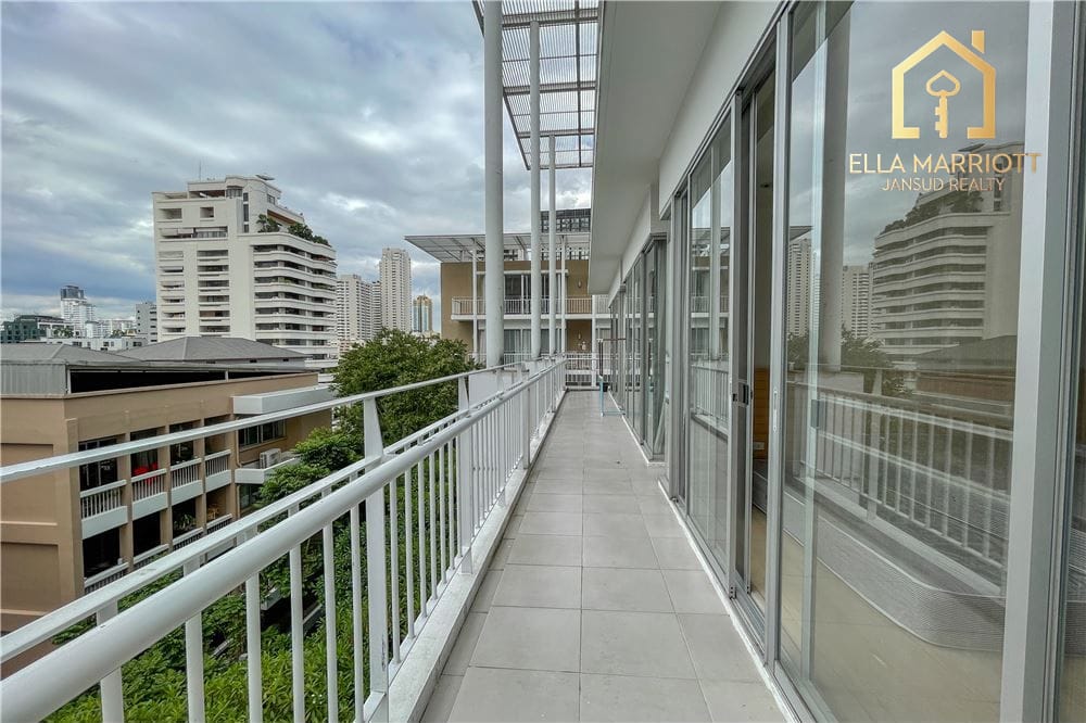 2 Bedroom Low-Rise Condo for Rent 150sqm | Cat Friendly | Steps from BTS Asoke 5