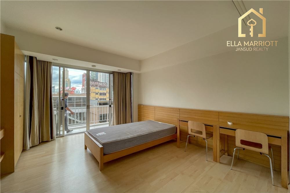 2 Bedroom Low-Rise Condo for Rent 150sqm | Cat Friendly | Steps from BTS Asoke 6