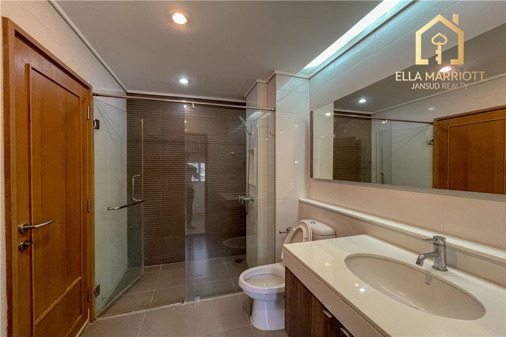 2 Bedroom Low-Rise Condo for Rent 150sqm | Cat Friendly | Steps from BTS Asoke 7